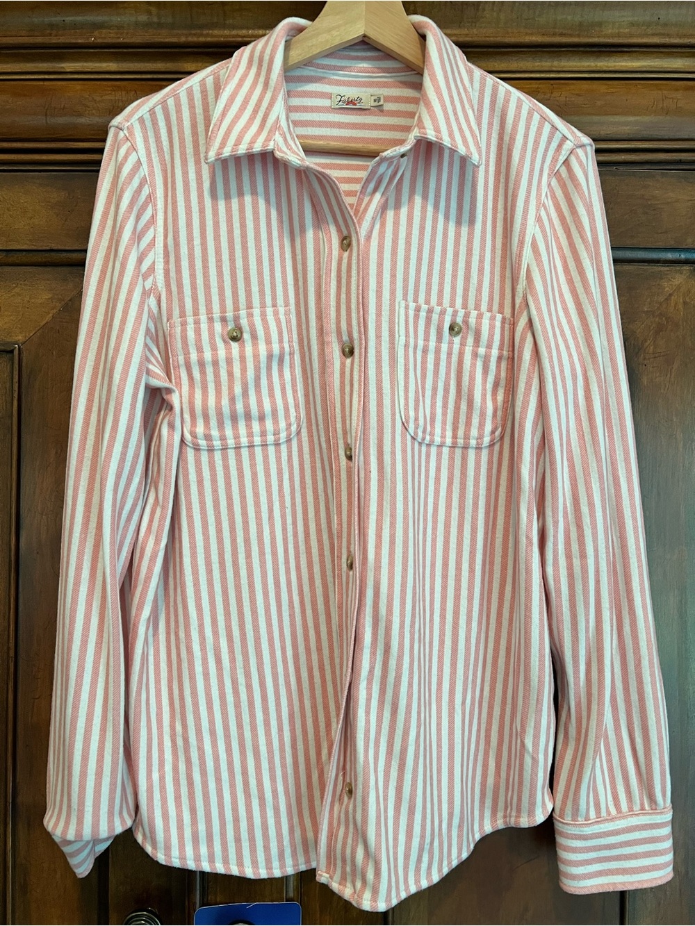 Faherty women's legend shirt medium.